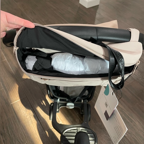 SOLD💸Bugaboo Stroller Organizer - Picture 3 of 6